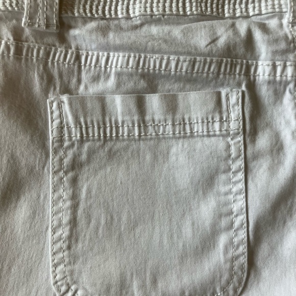 Style &Co white Bermuda shorts 4p - Picture 5 of 8
